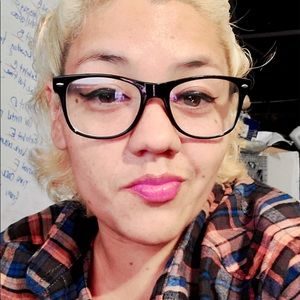 Meet your Posher, Nidia